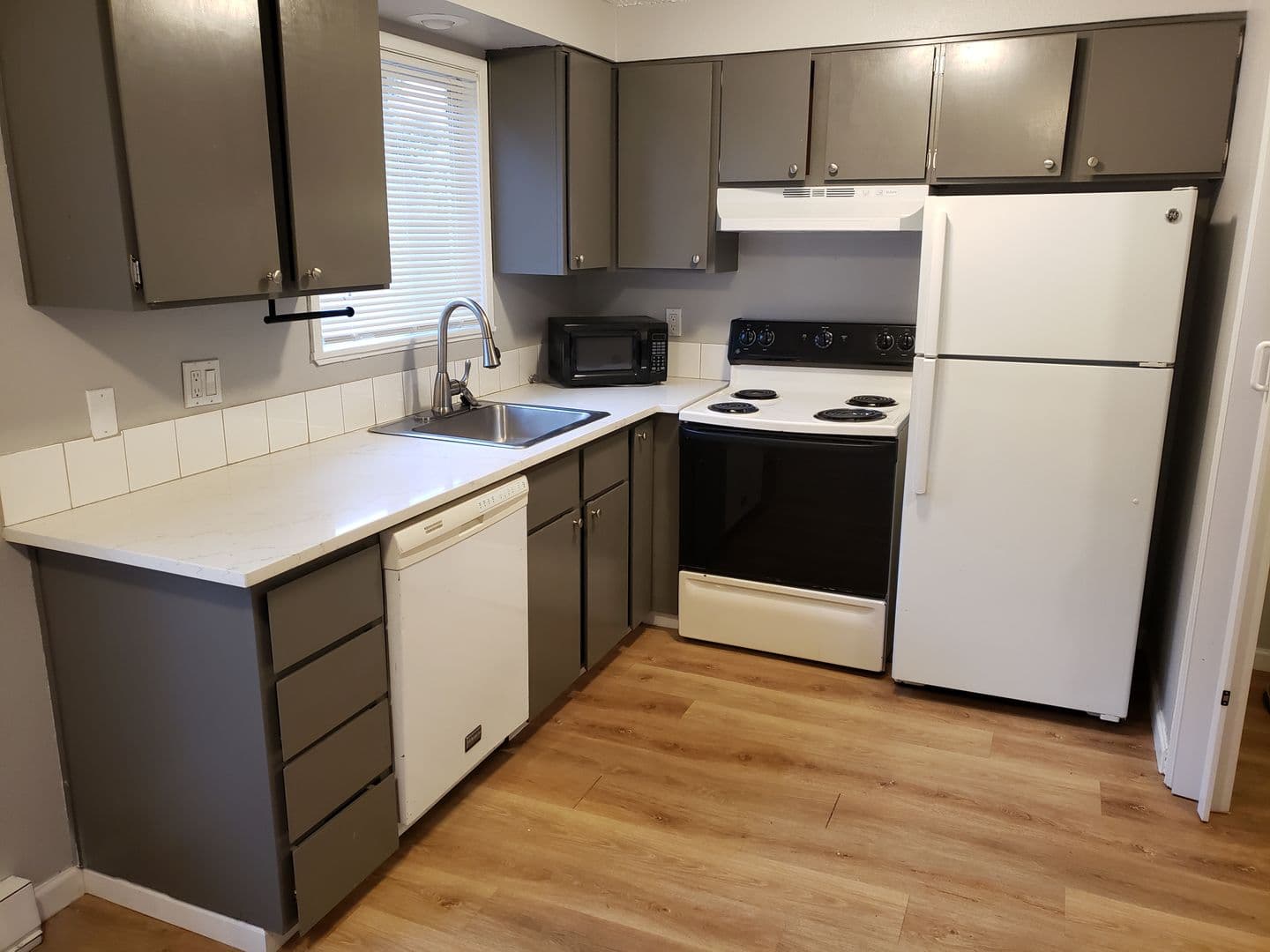 Milwaukie Apartment: 7015 Se Lake Rd