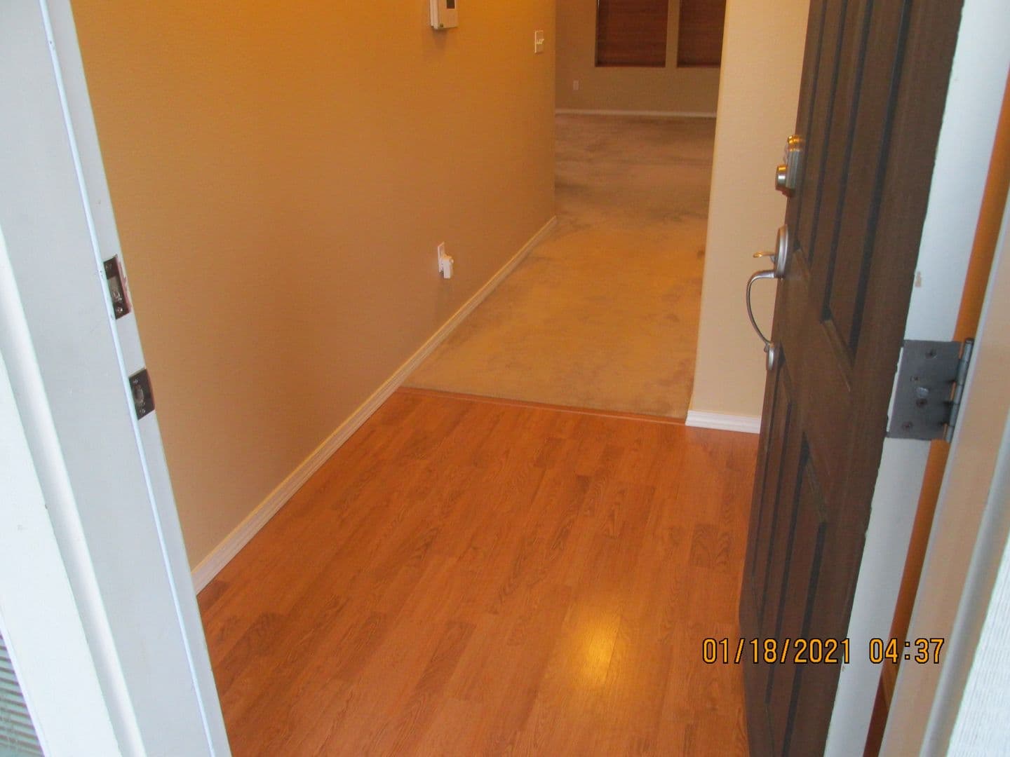 Troutdale House: 1651 SW Miranda Pl