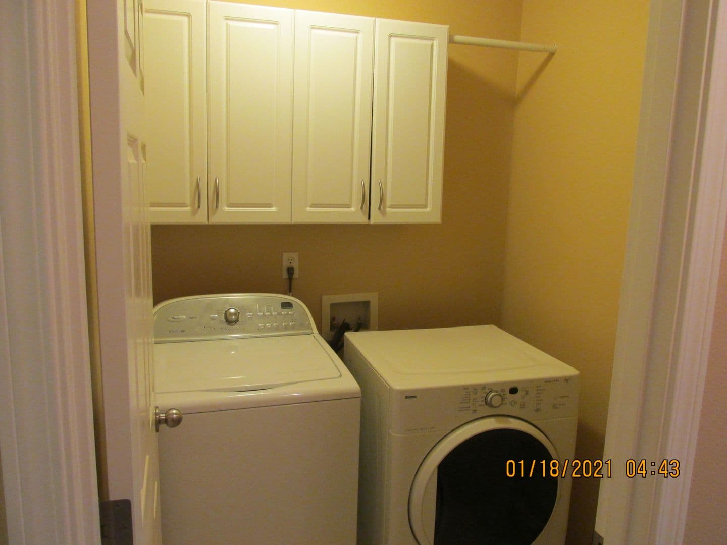 Troutdale House: 1651 SW Miranda Pl