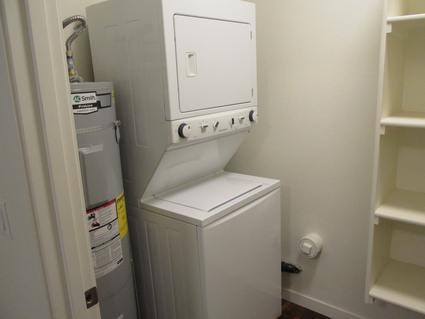 Portland Apartment: 8049 SE Center St.
