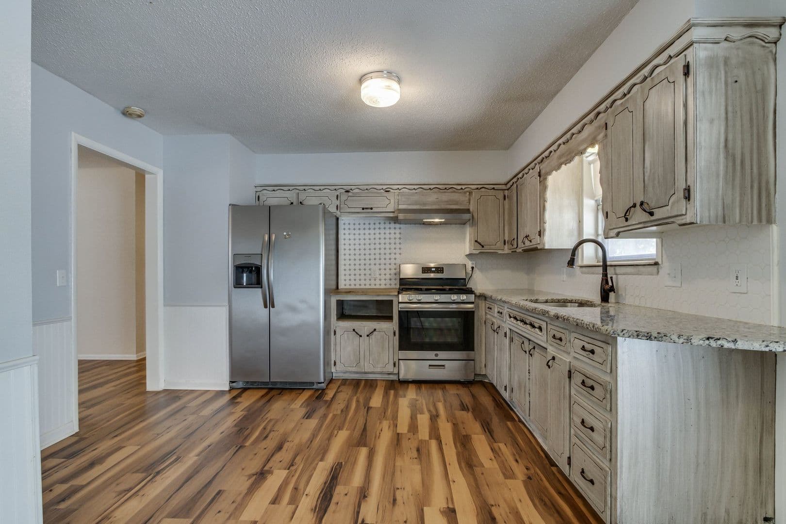 Del City House: 2105 Candy Lane