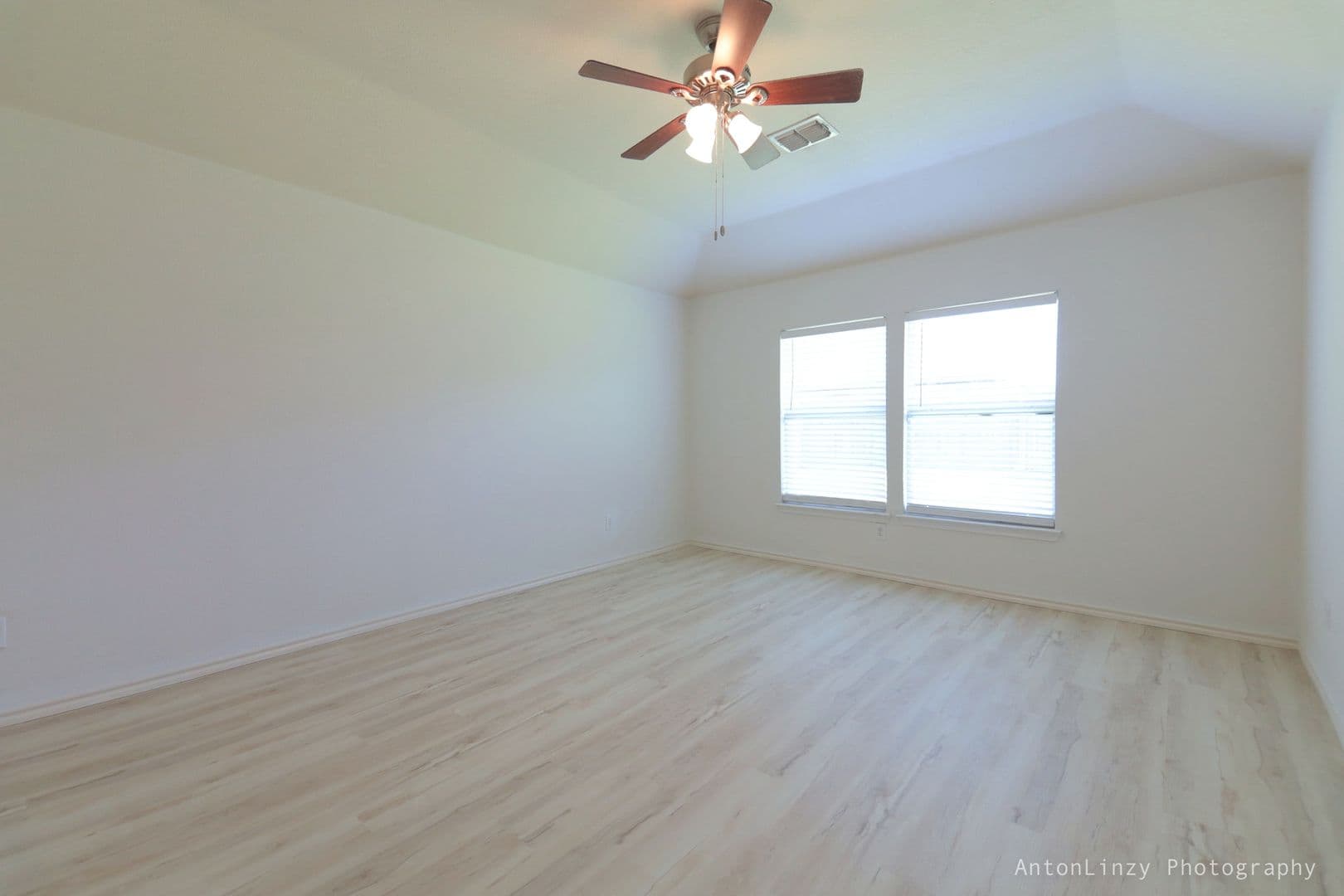 Forney House: 122 Redbud Dr