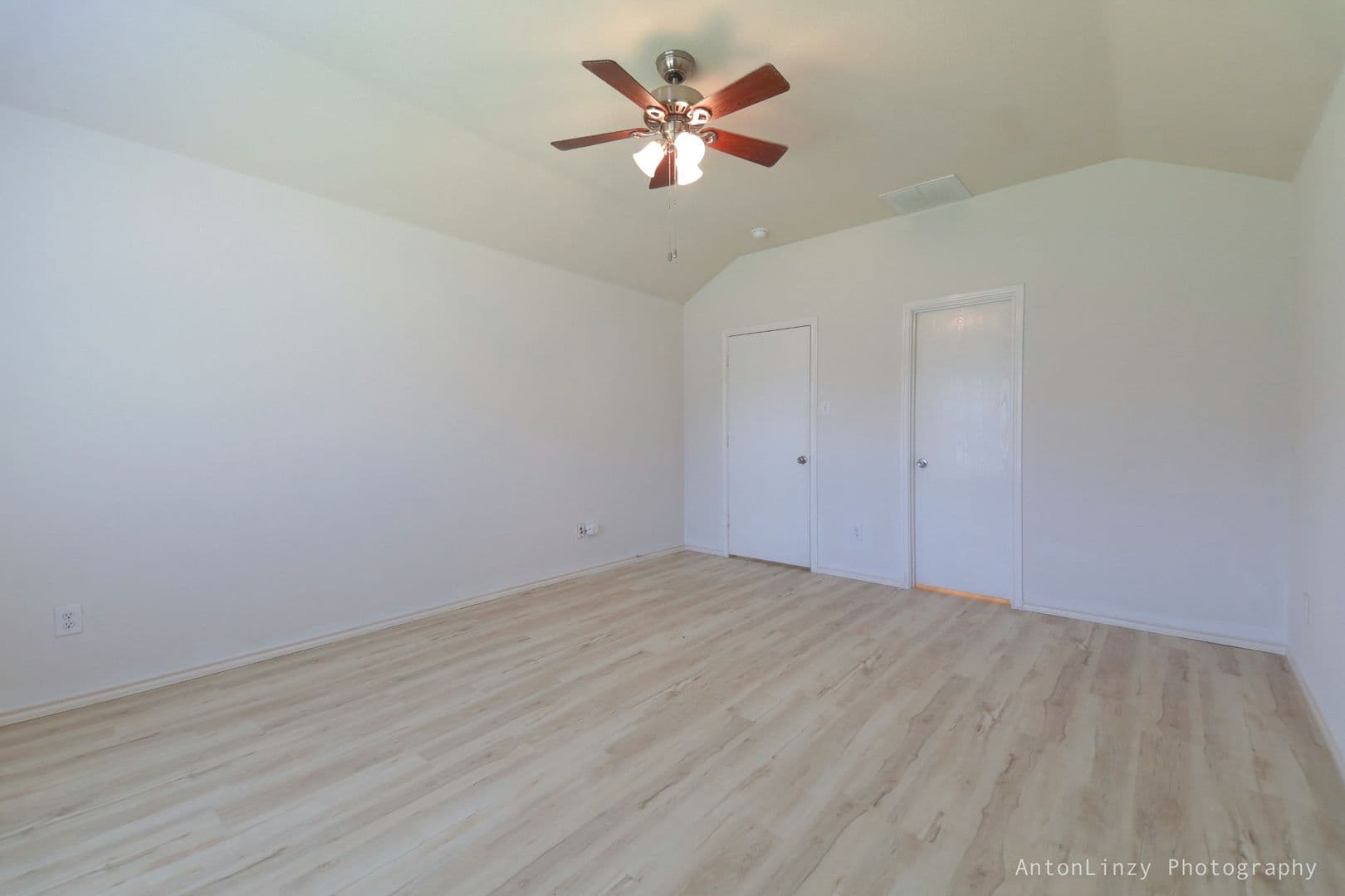Forney House: 122 Redbud Dr