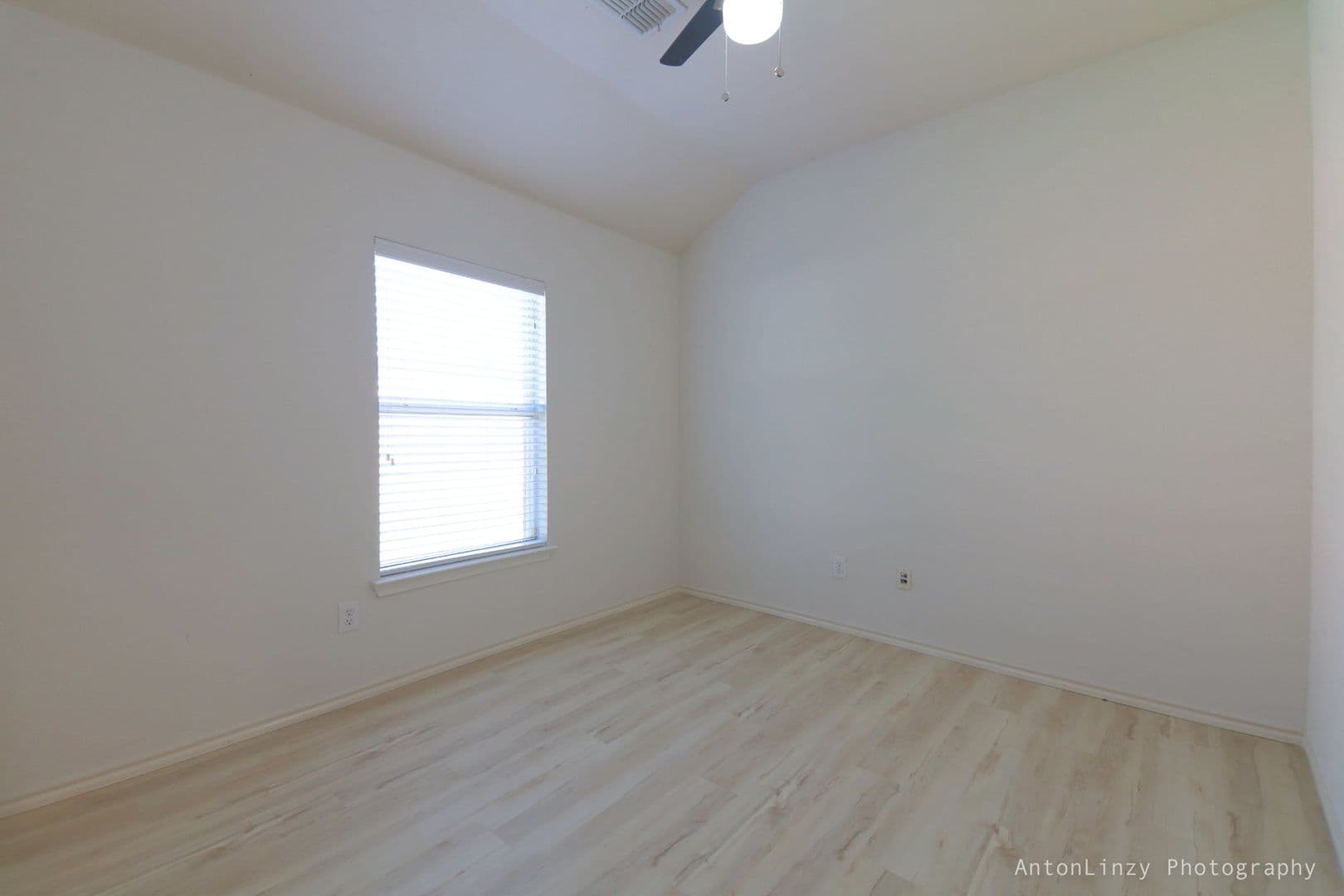 Forney House: 122 Redbud Dr