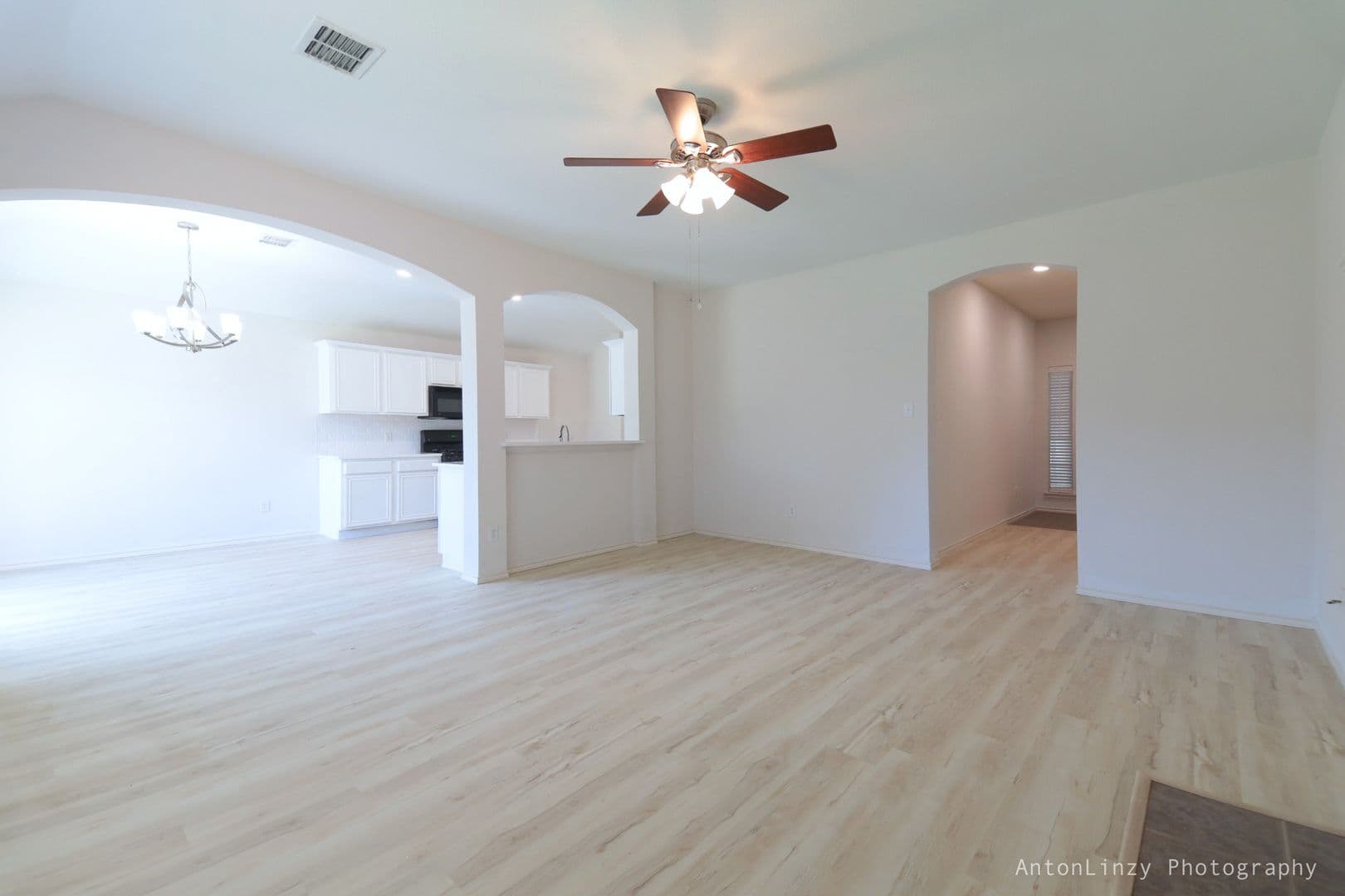 Forney House: 122 Redbud Dr