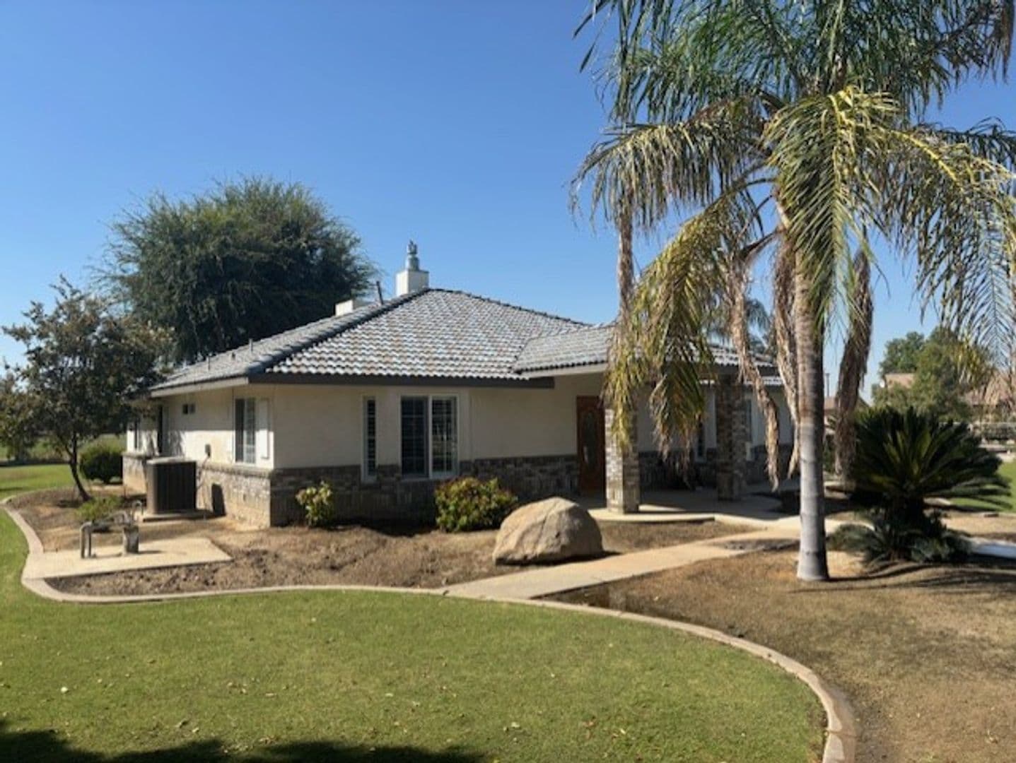 BAKERSFIELD House: 1555 KUHIO ST.