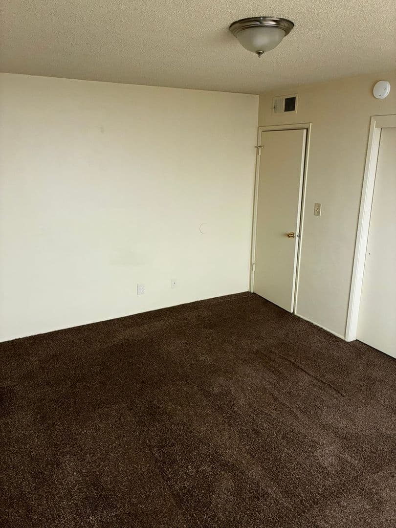 BAKERSFIELD Apartment: 226 STINE RD