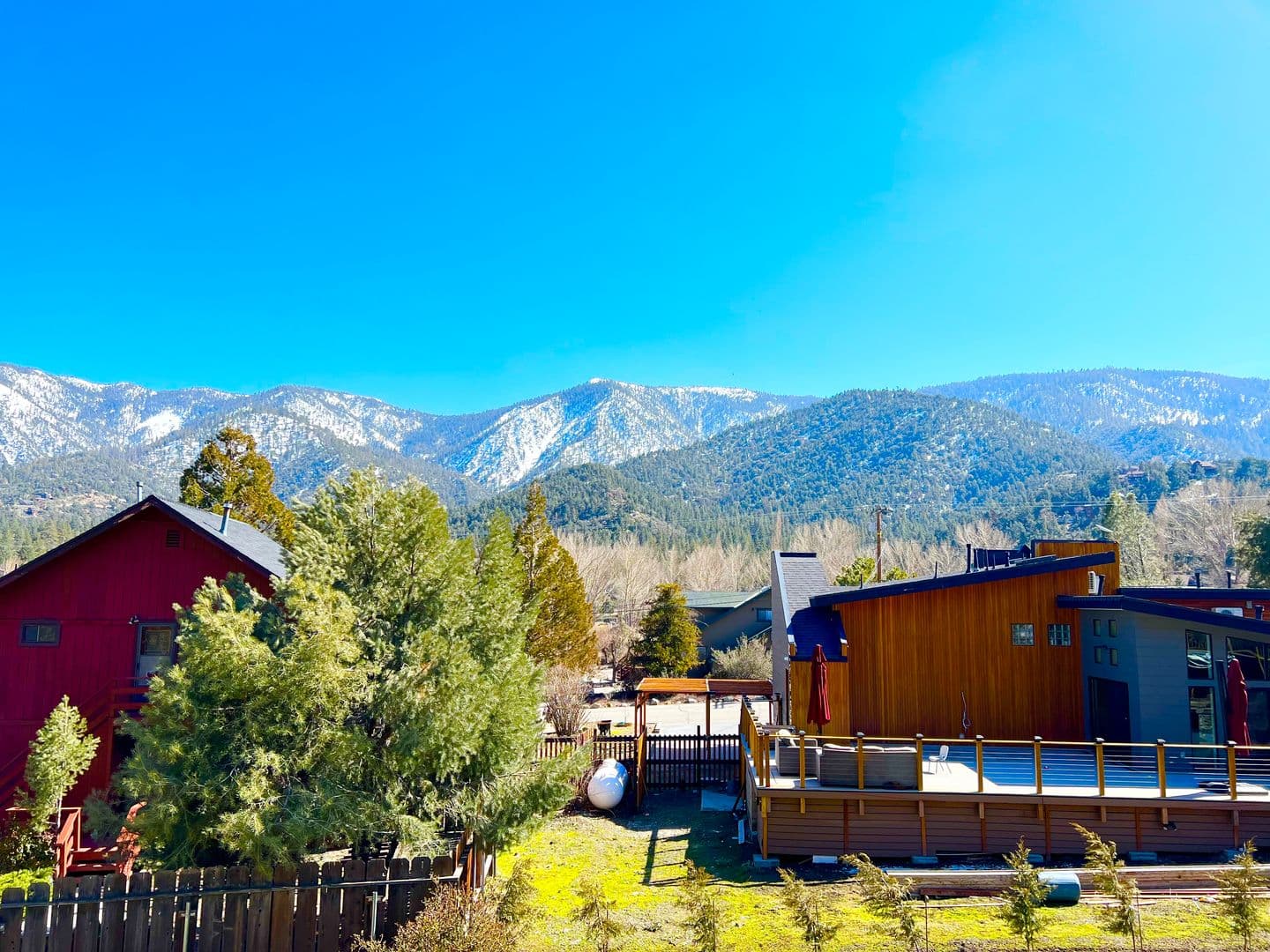 PINE MOUNTAIN CLUB House: 16420 HURON DR
