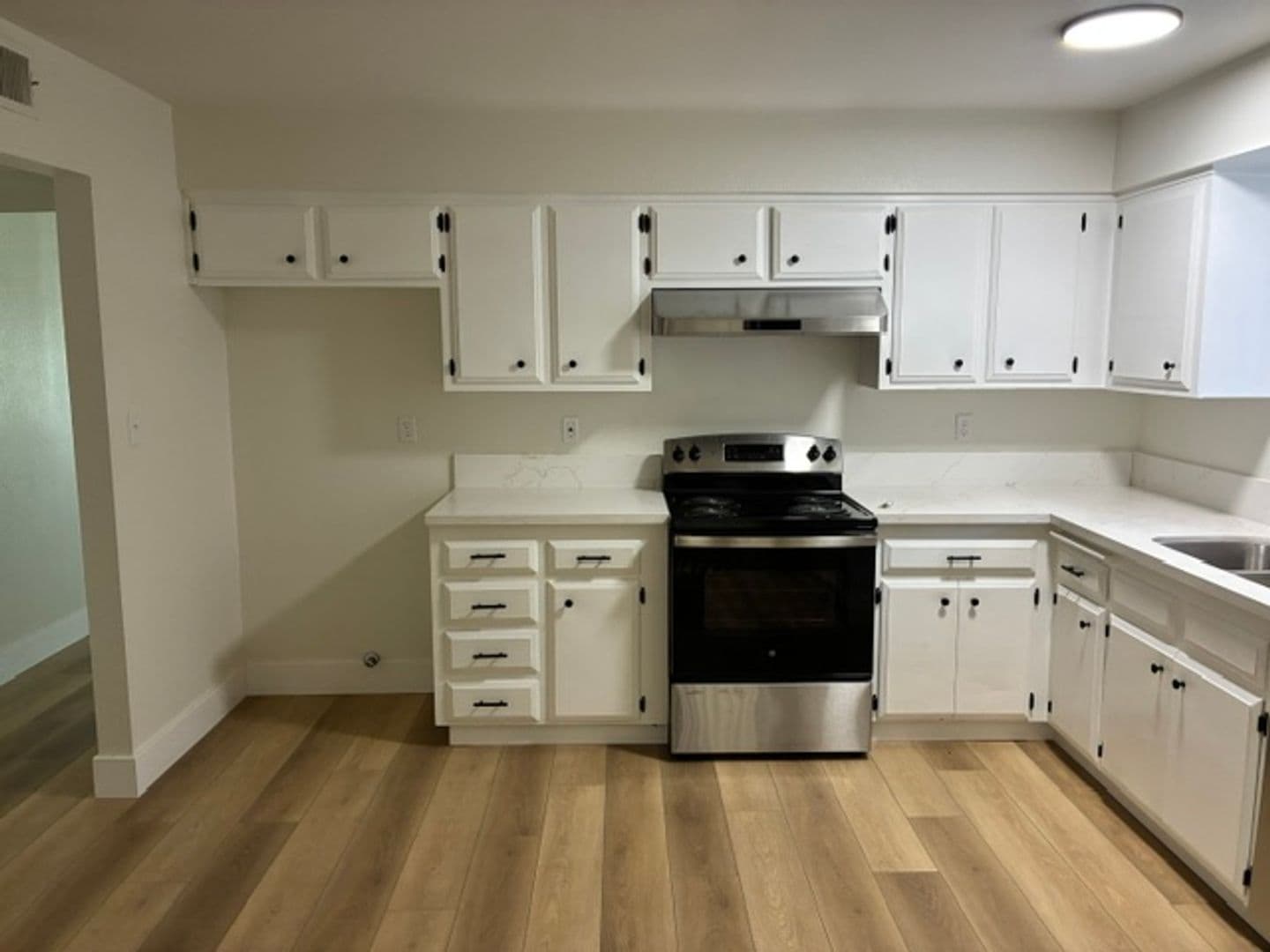 BAKERSFIELD House: 6112 HERB WAY