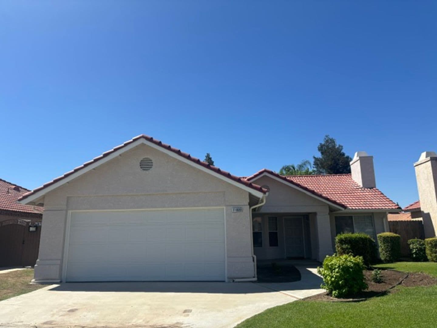 BAKERSFIELD House: 11009 BAHIA CT