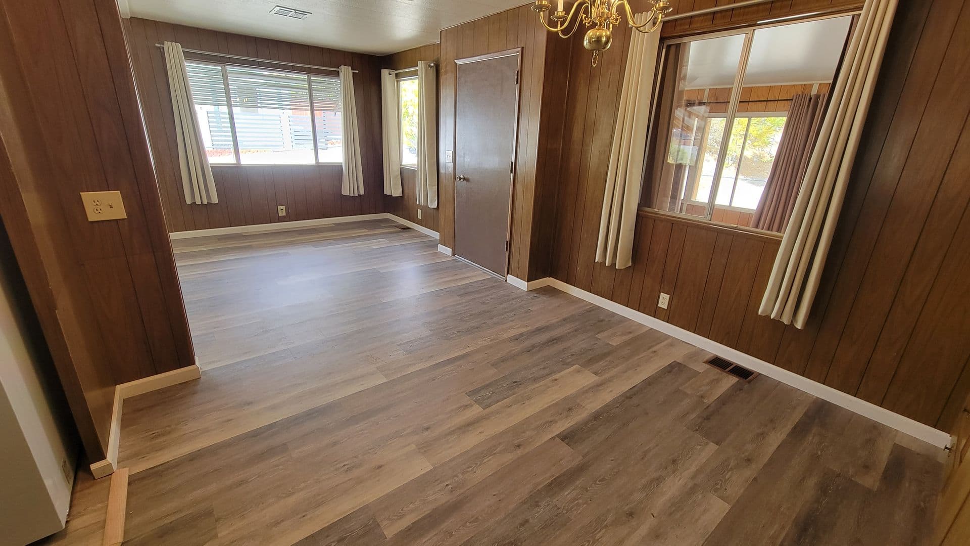 FRAZIER PARK House: 912 WOODROW WAY