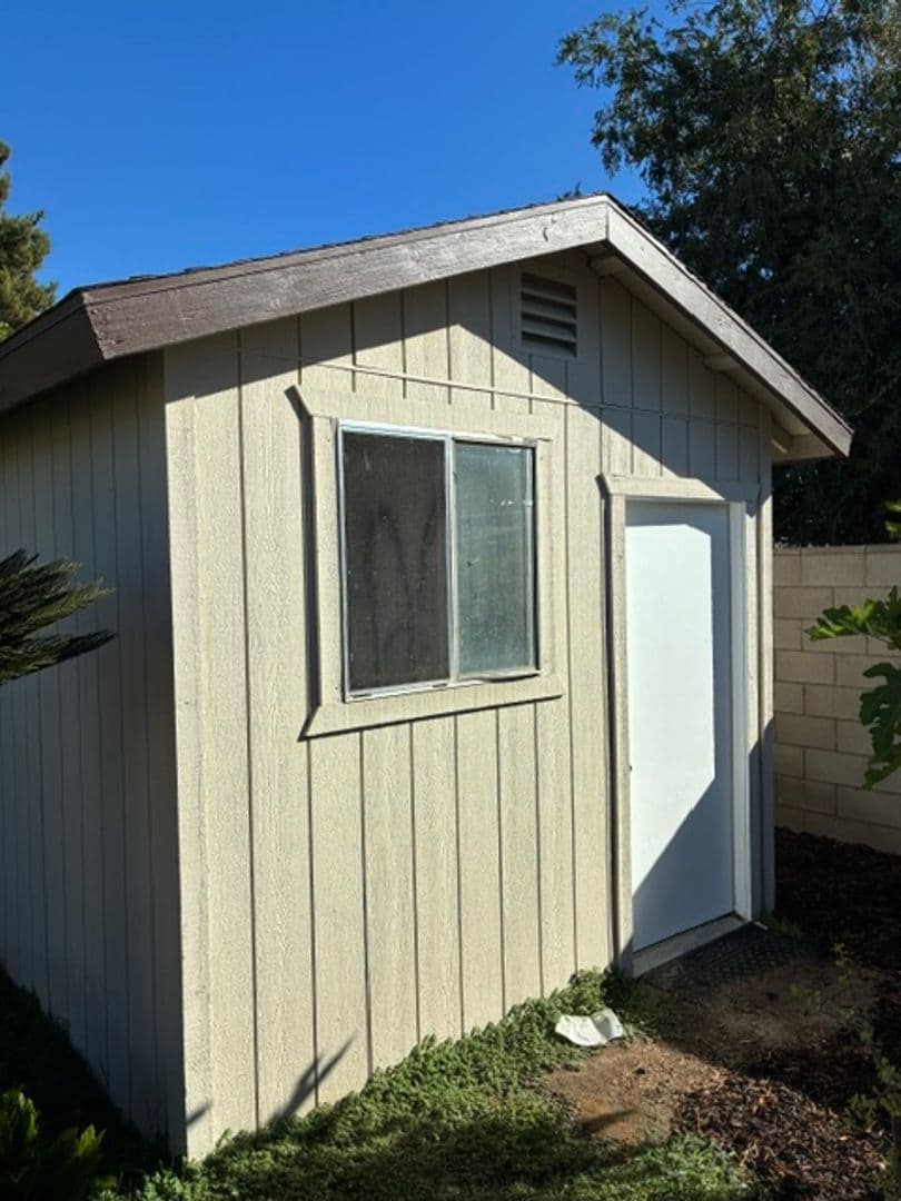 BAKERSFIELD House: 6112 HERB WAY