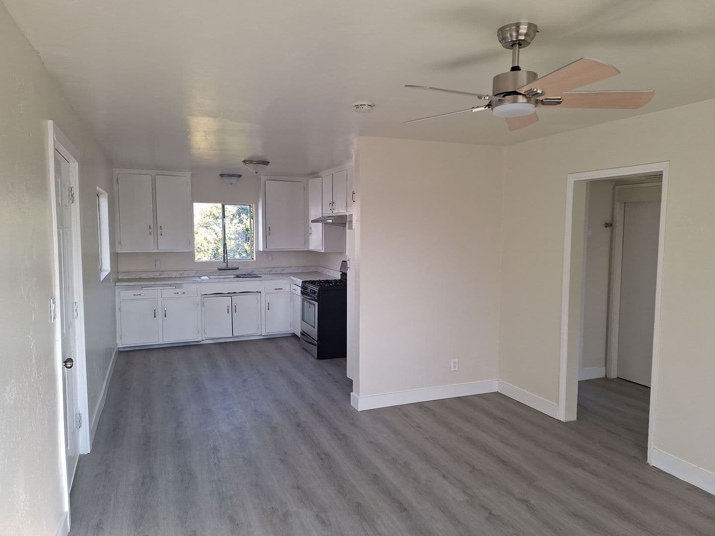 BAKERSFIELD Apartment: 224 WILSON AVE
