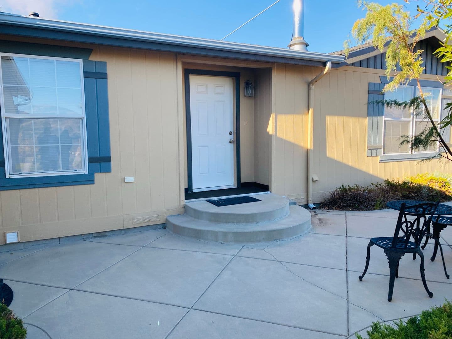 LEBEC House: 801 CUDDY CANYON RD