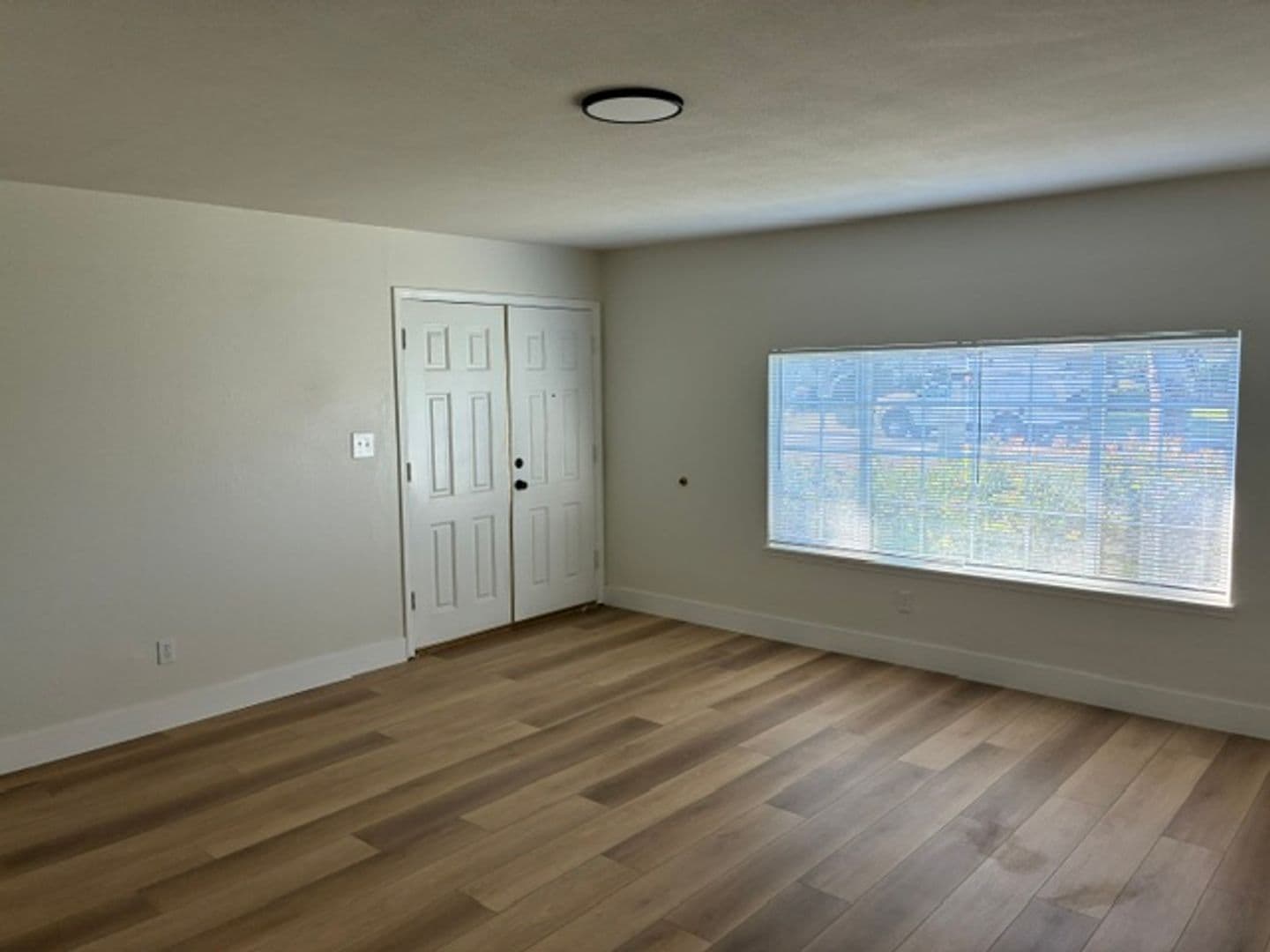BAKERSFIELD House: 6112 HERB WAY