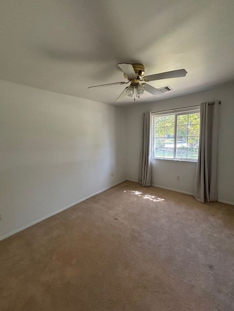 BAKERSFIELD House: 1555 KUHIO ST.