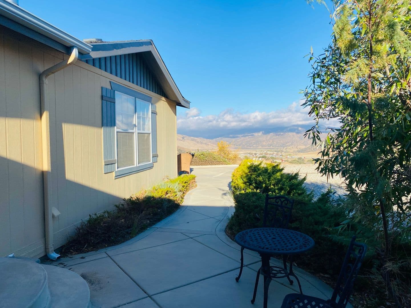 LEBEC House: 801 CUDDY CANYON RD