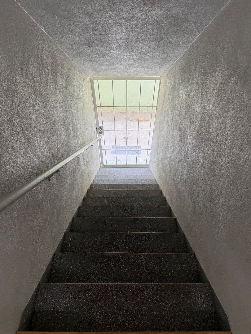 BAKERSFIELD Apartment: 2520-2528 DRAKE ST