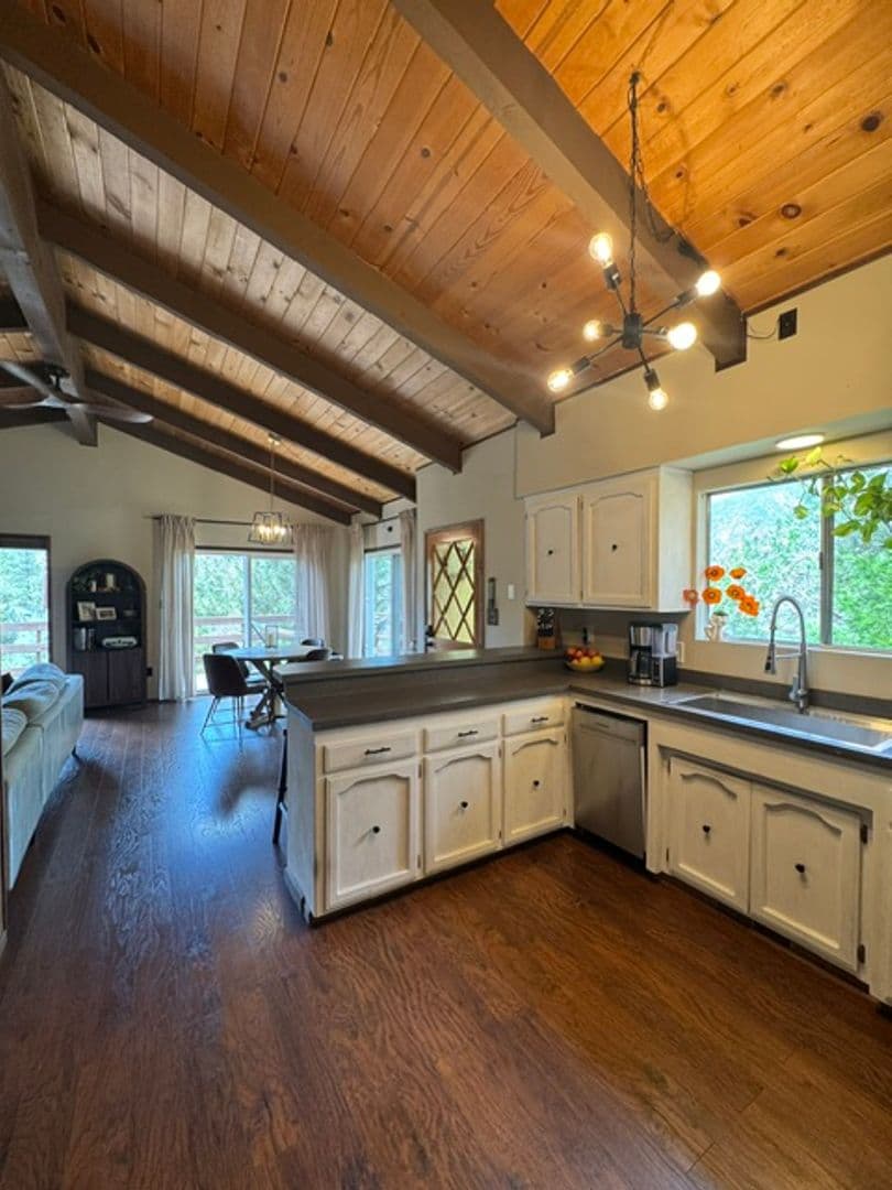PINE MOUNTAIN CLUB House: 15912 ZURICH WAY