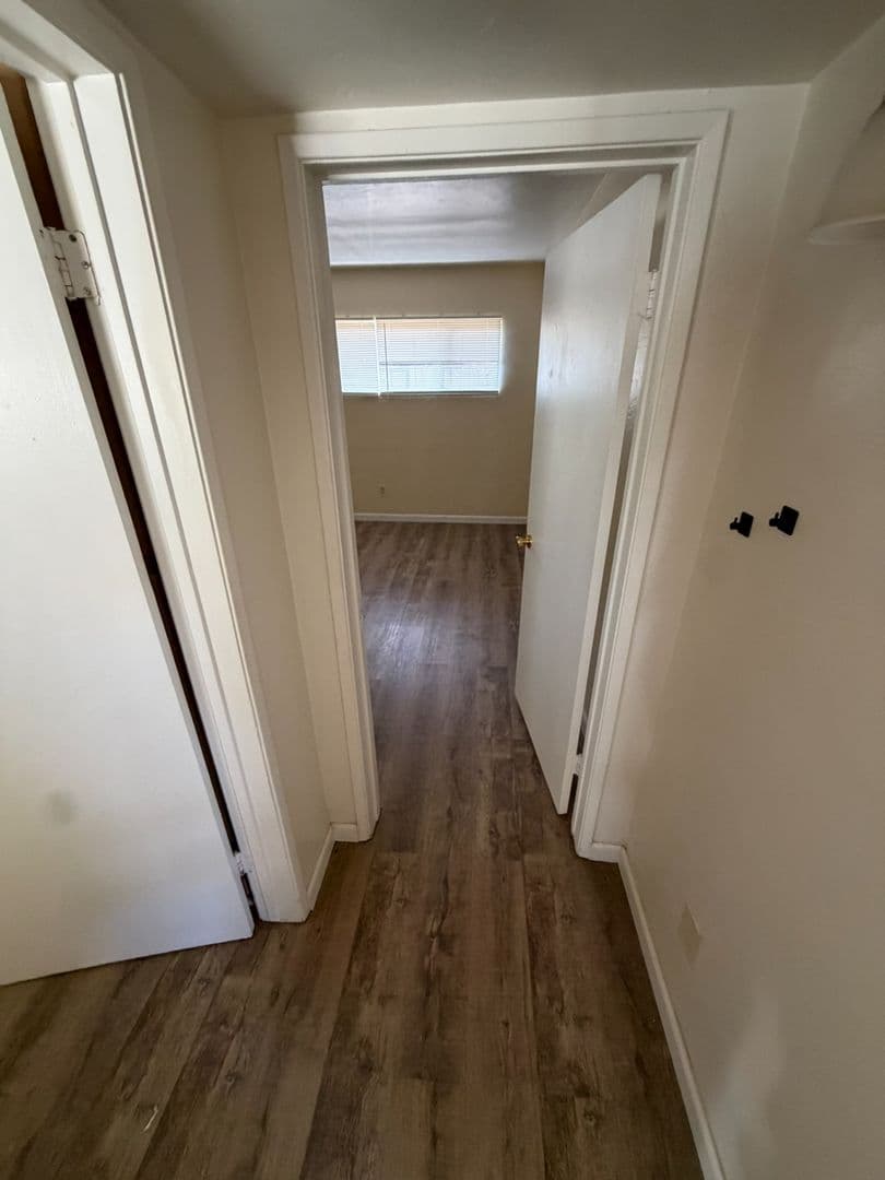 BAKERSFIELD Apartment: 319 HOLTBY ROAD