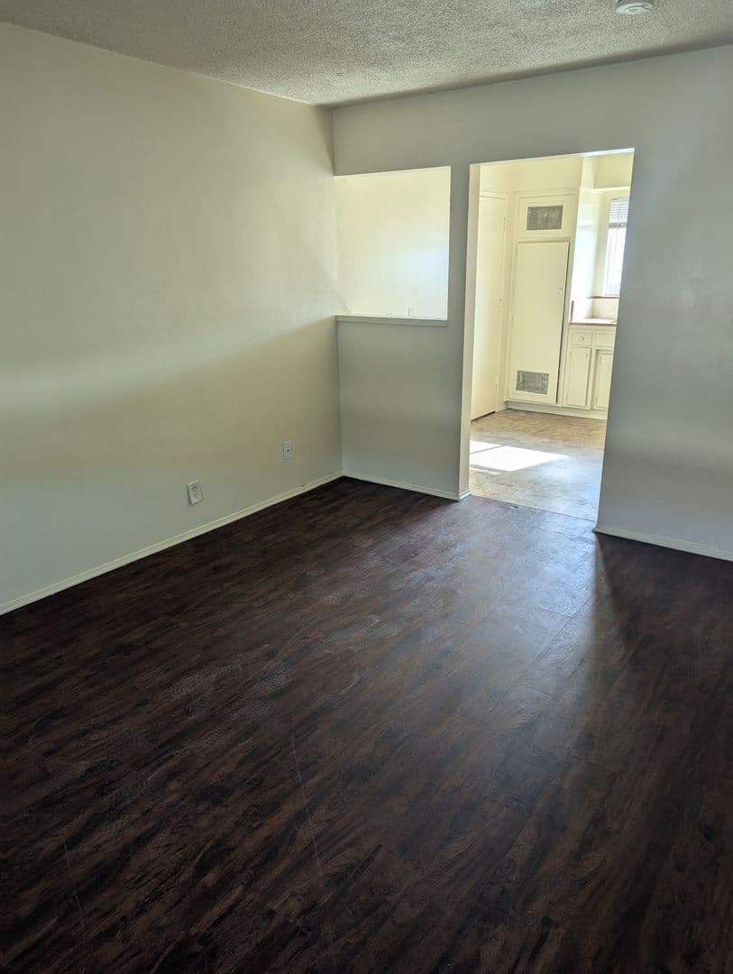 BAKERSFIELD Apartment: 226 STINE RD
