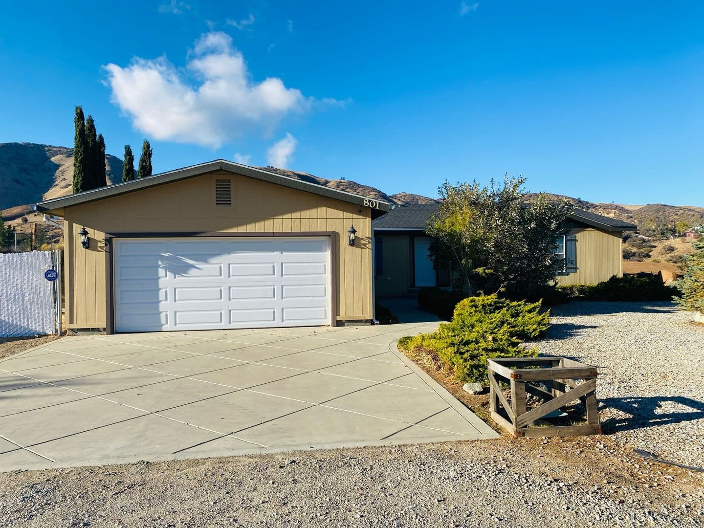 LEBEC House: 801 CUDDY CANYON RD