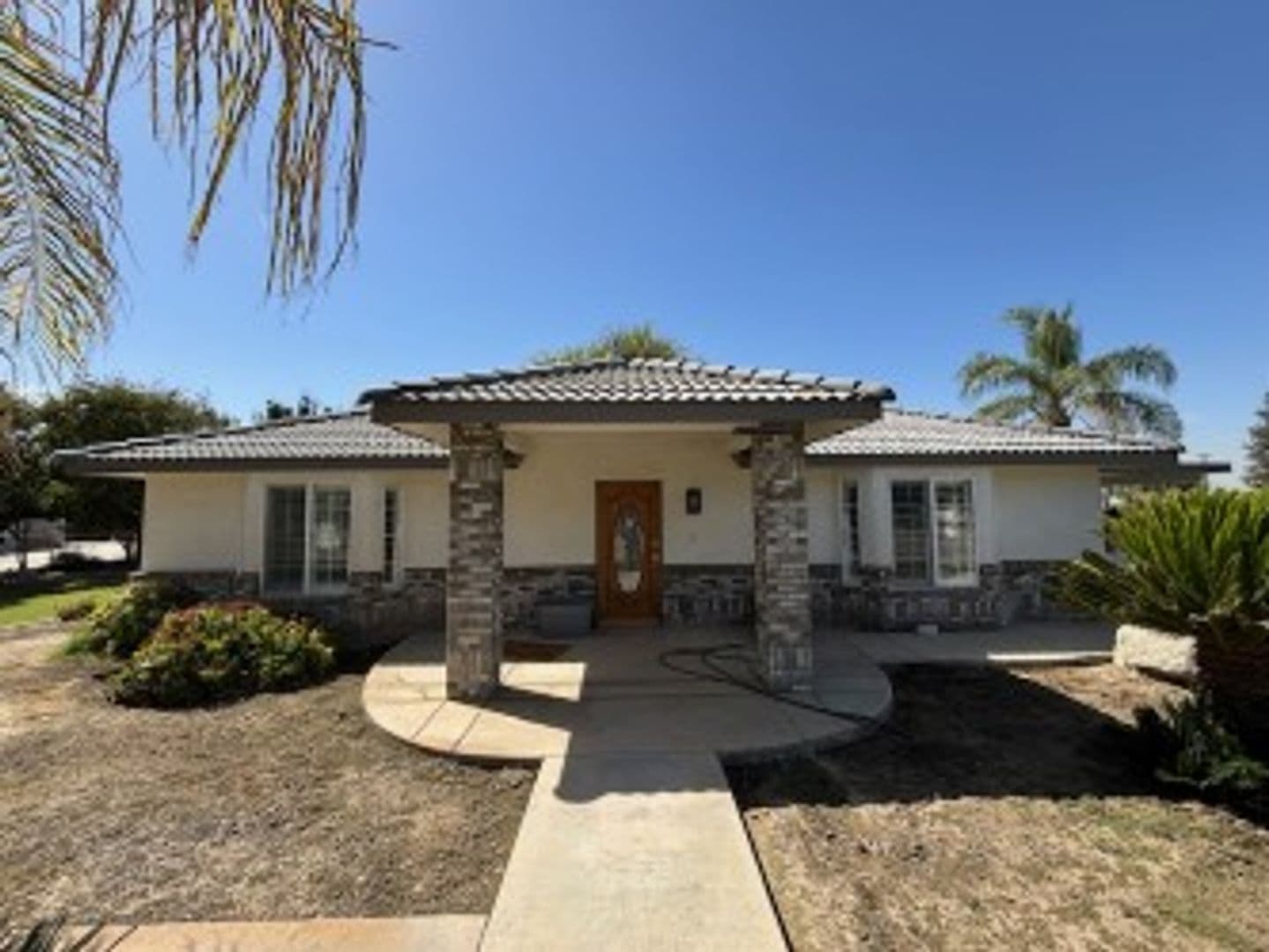 BAKERSFIELD House: 1555 KUHIO ST.