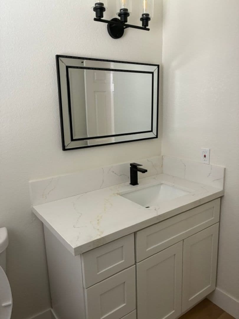 BAKERSFIELD House: 6112 HERB WAY