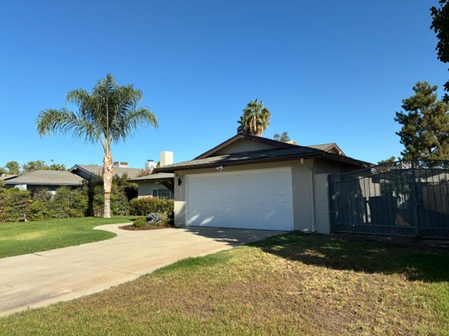 BAKERSFIELD House: 6112 HERB WAY