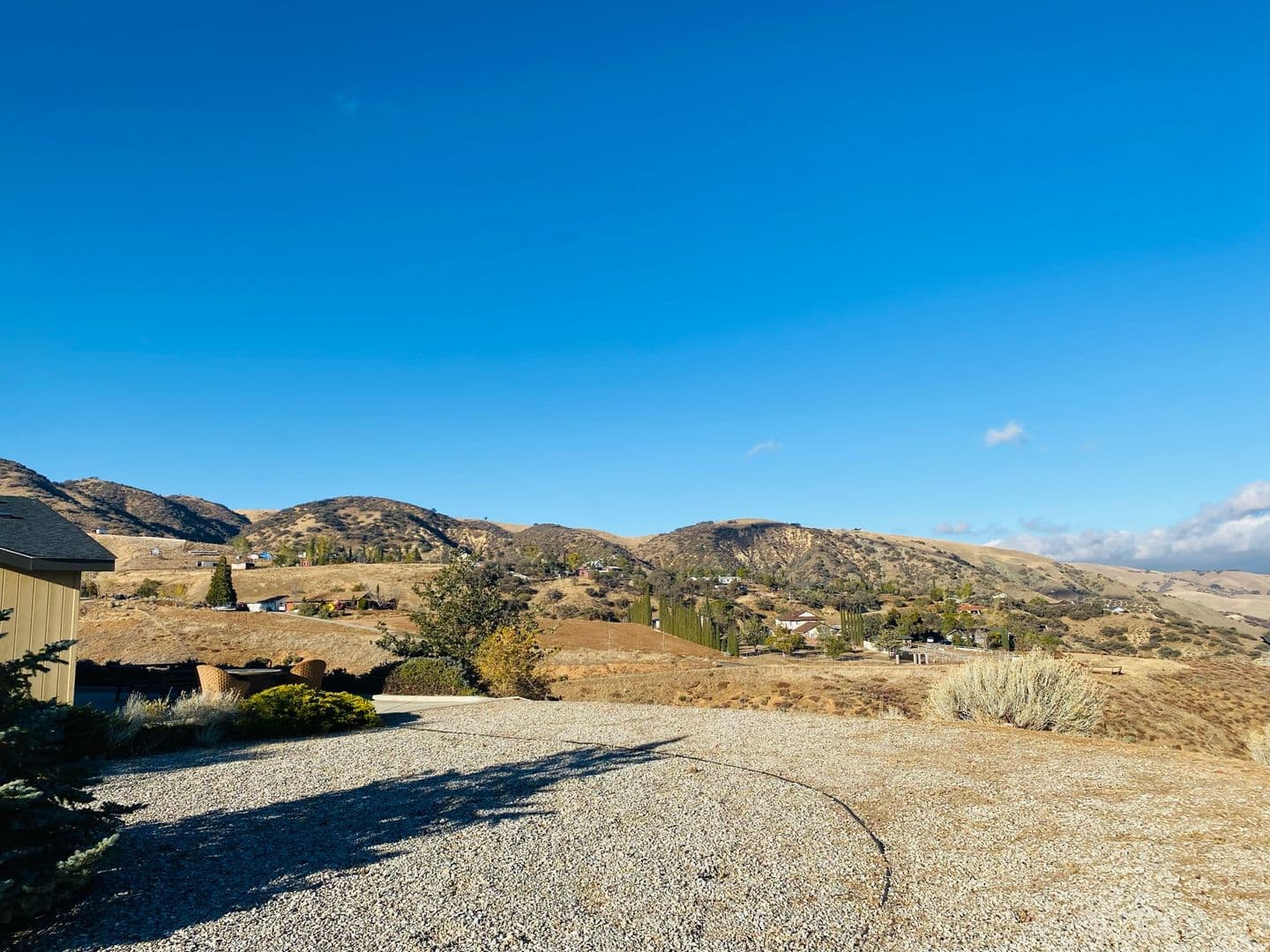 LEBEC House: 801 CUDDY CANYON RD