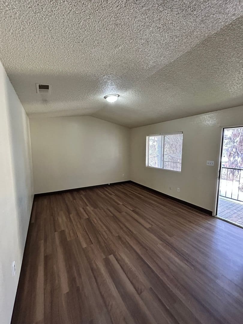 BAKERSFIELD Apartment: 3313 CHESTER LN A-I