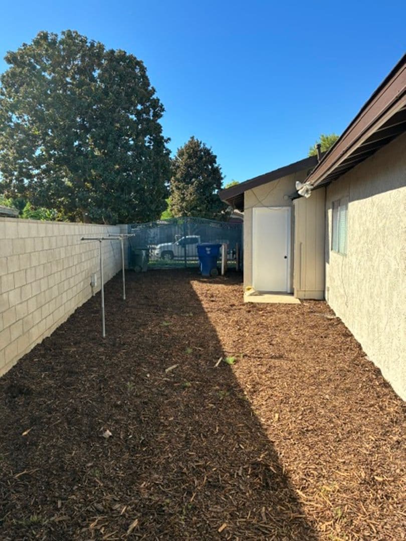 BAKERSFIELD House: 6112 HERB WAY
