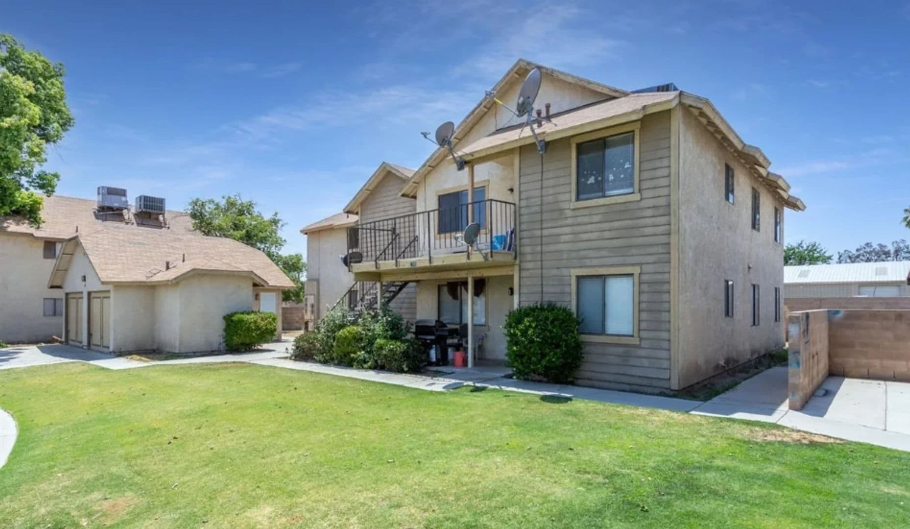 BAKERSFIELD Apartment: 2705 VILLALOVOS CT