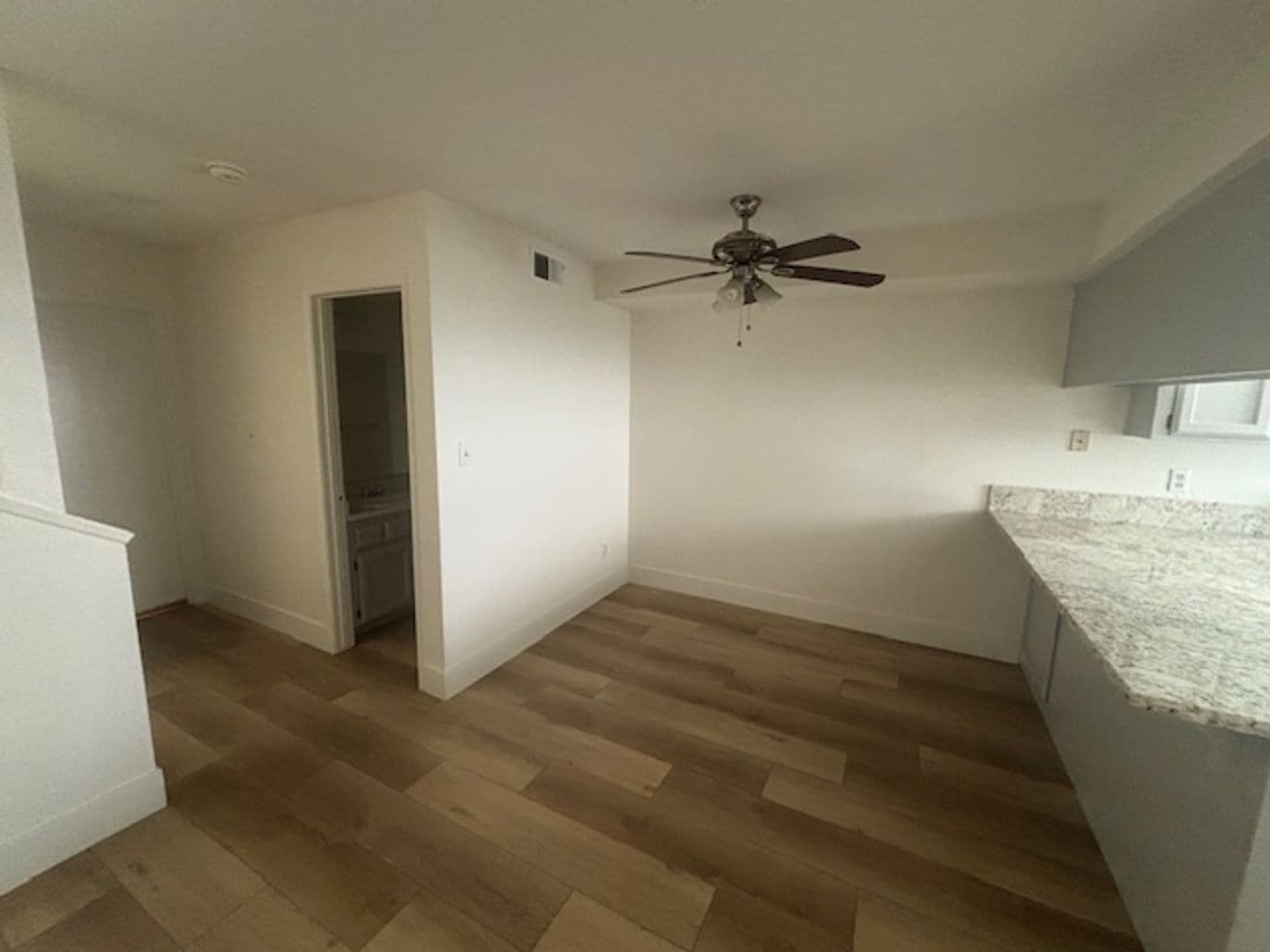 BAKERSFIELD Townhome: 817 QUAIL LN # 13