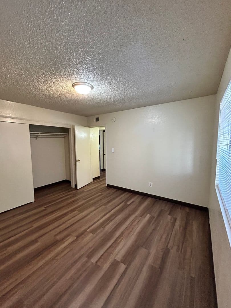 BAKERSFIELD Apartment: 3313 CHESTER LN A-I
