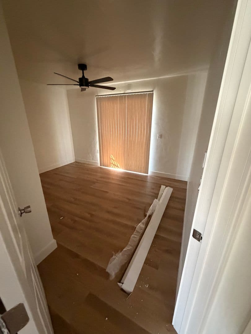 BAKERSFIELD Apartment: 811 WOODROW AVE