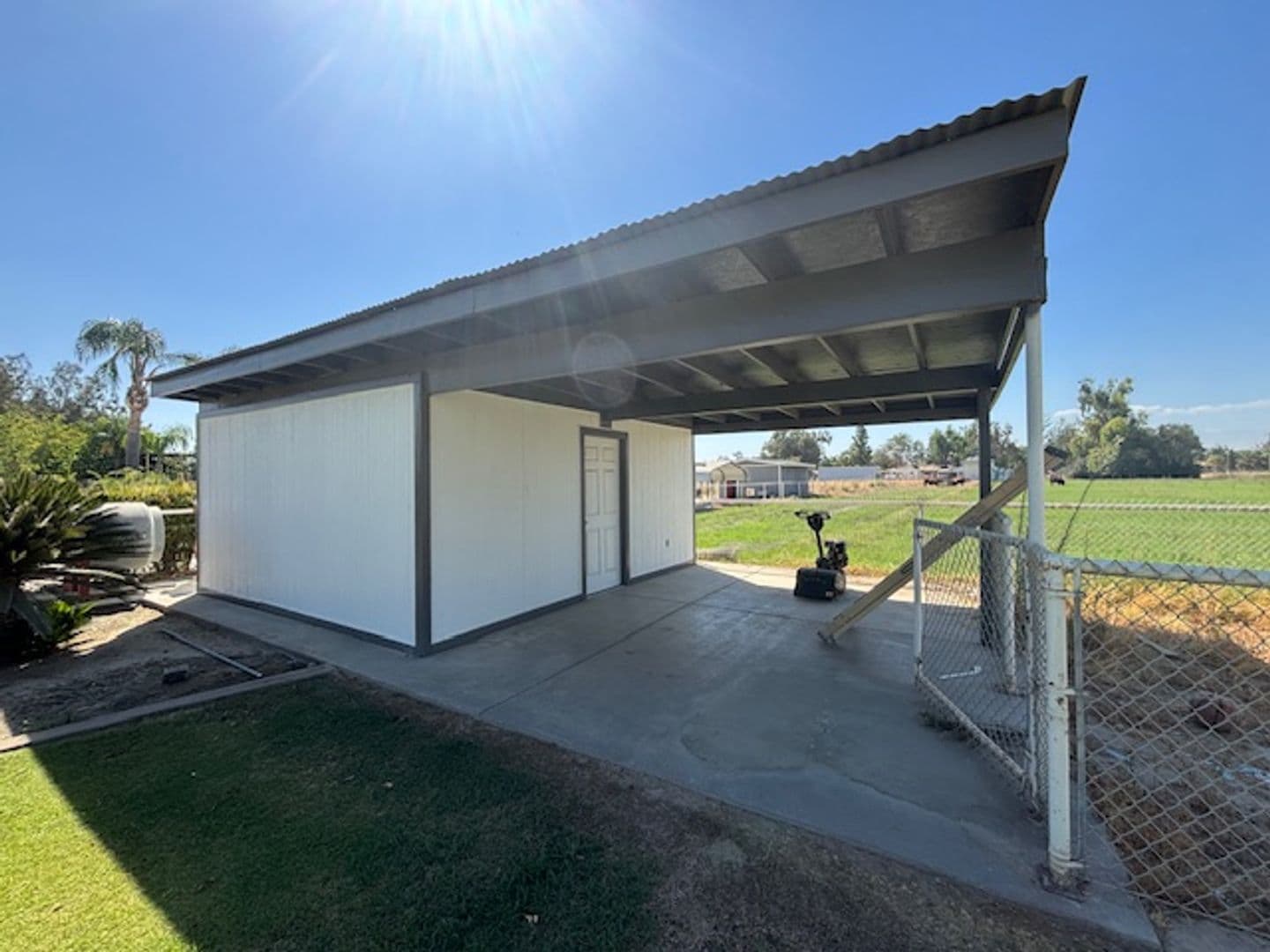 BAKERSFIELD House: 1555 KUHIO ST.