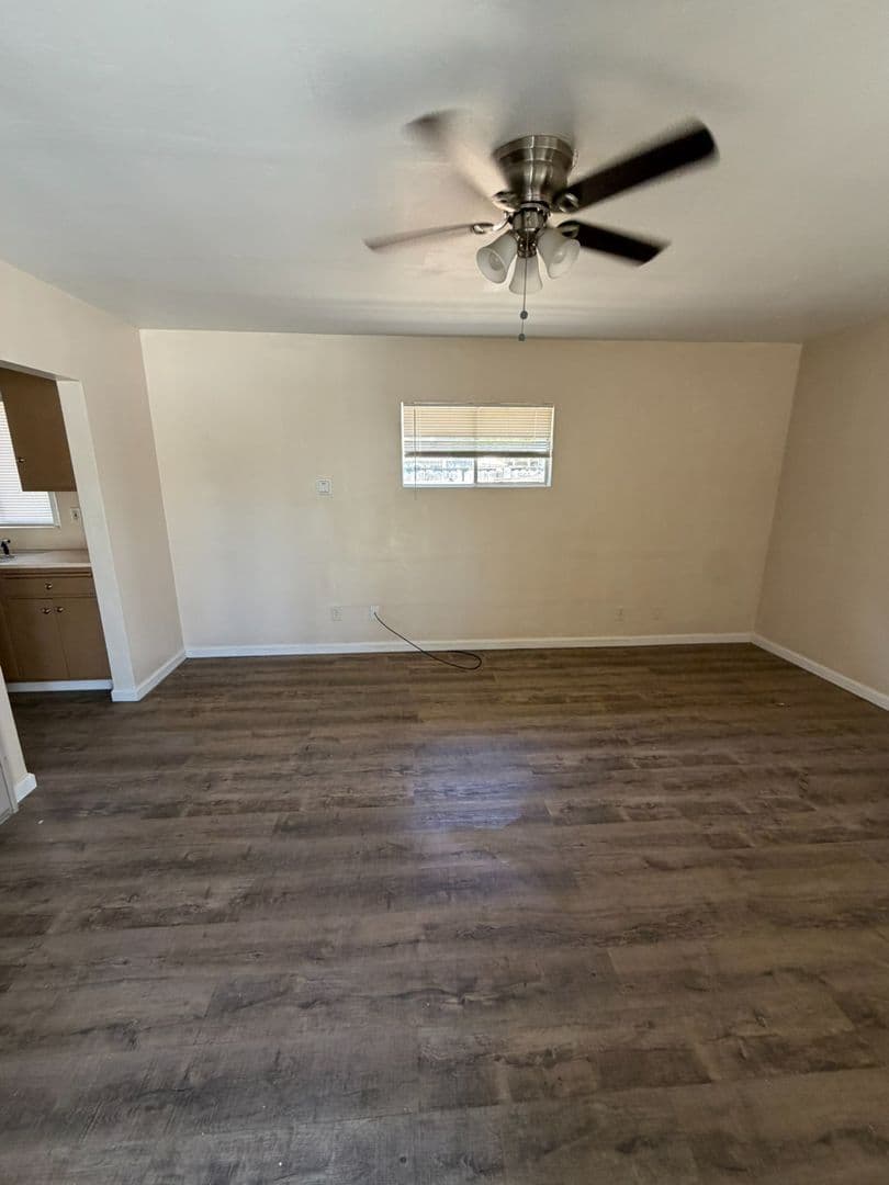 BAKERSFIELD Apartment: 319 HOLTBY ROAD