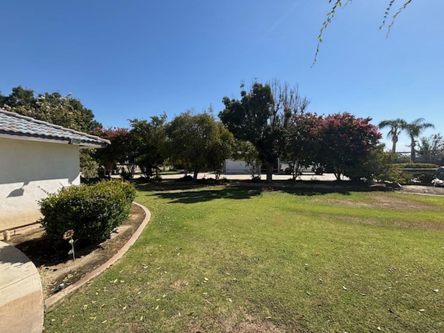BAKERSFIELD House: 1555 KUHIO ST.