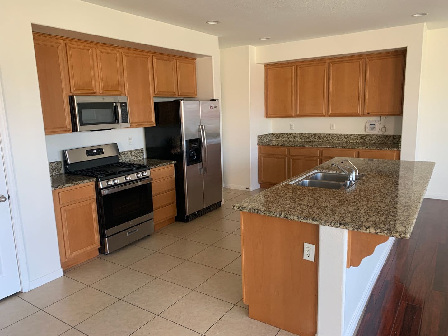 BAKERSFIELD House: 11717 CALIFORNIA POPPY DR