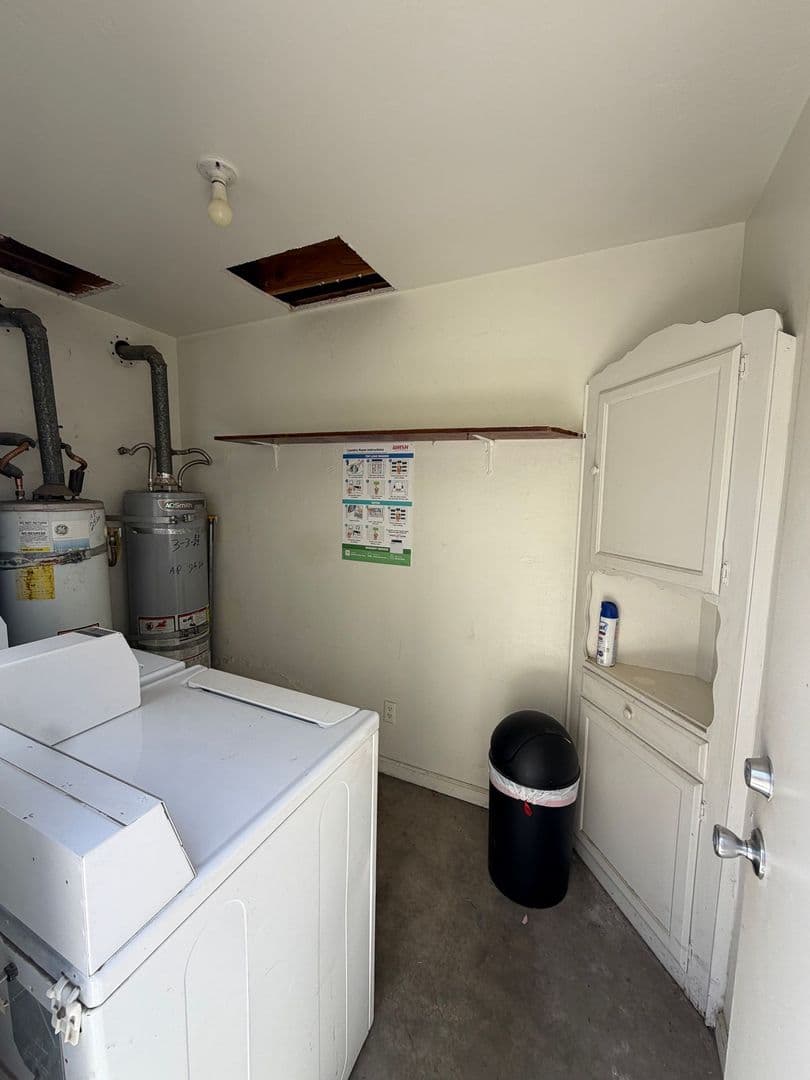 BAKERSFIELD Apartment: 2520-2528 DRAKE ST