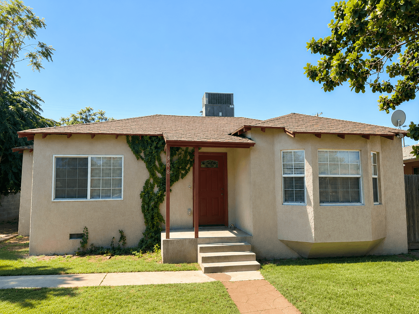 BAKERSFIELD House: 309 LLOYD ST.