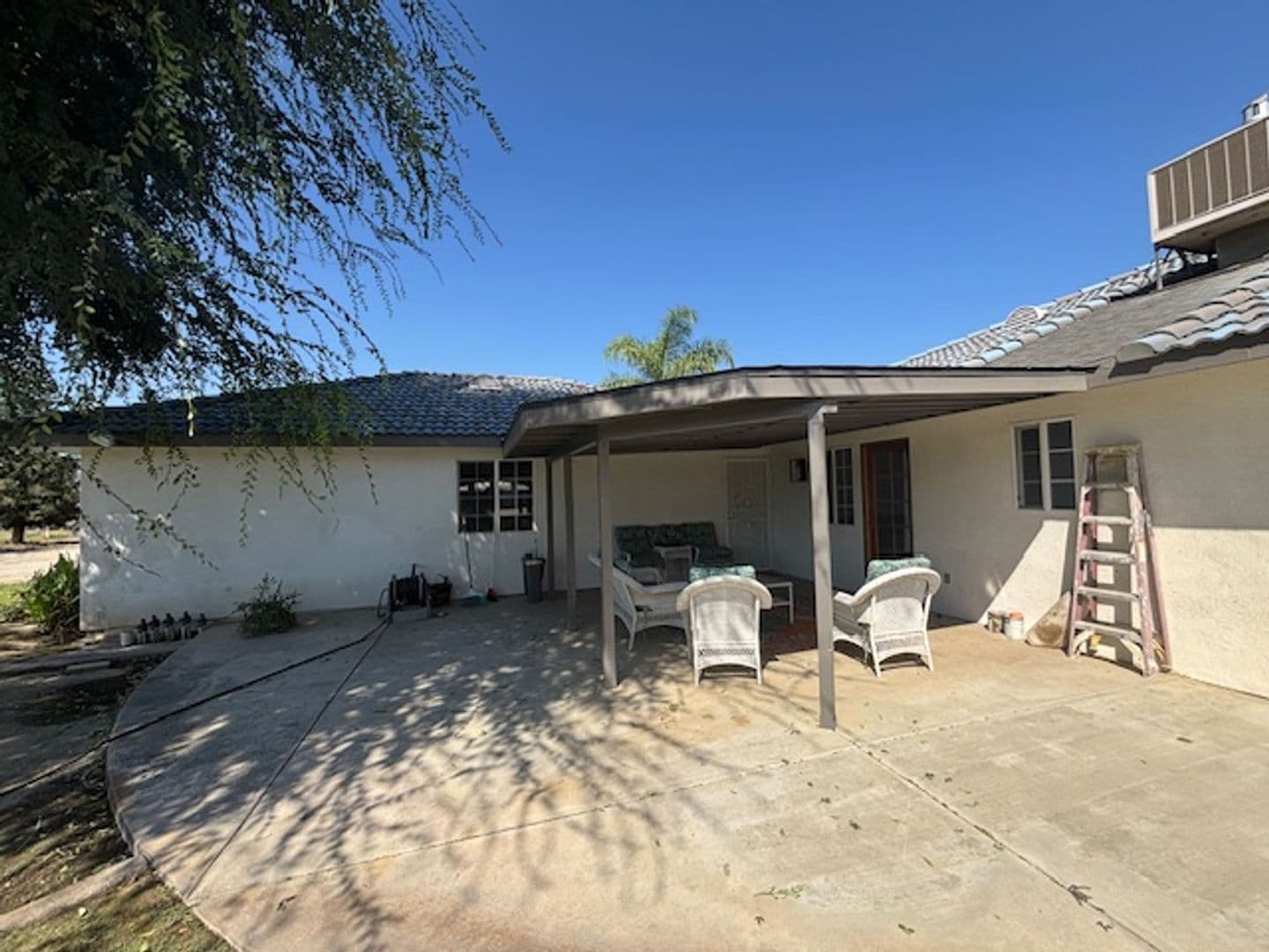 BAKERSFIELD House: 1555 KUHIO ST.