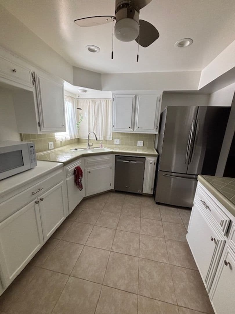 BAKERSFIELD House: 1201 YORBA LINDA ST.