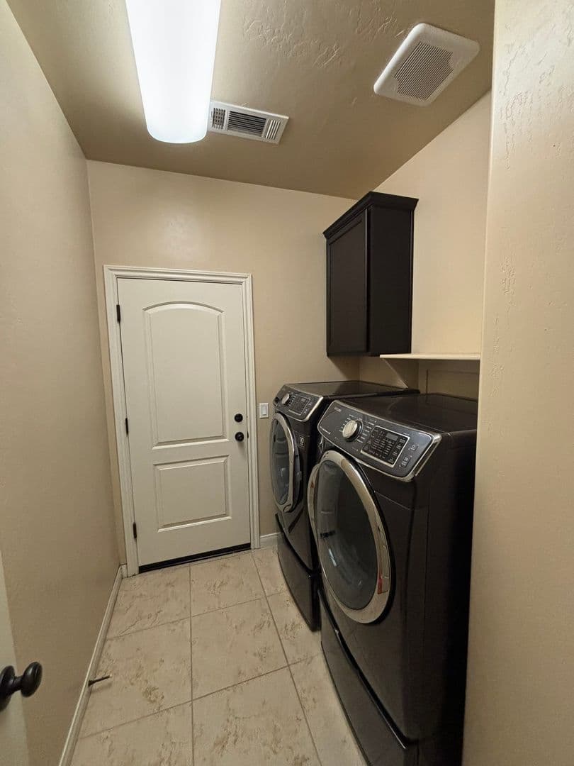 BAKERSFIELD House: 14802 YELLOW LUPINE DR.
