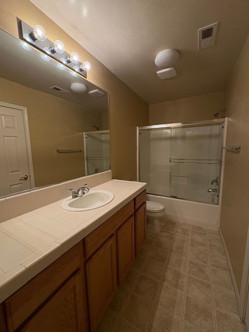 BAKERSFIELD House: 12510 STEMPLE DR