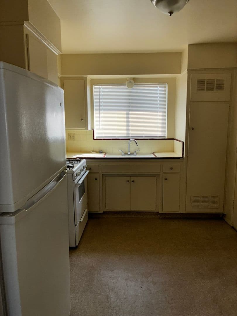 BAKERSFIELD Apartment: 226 STINE RD