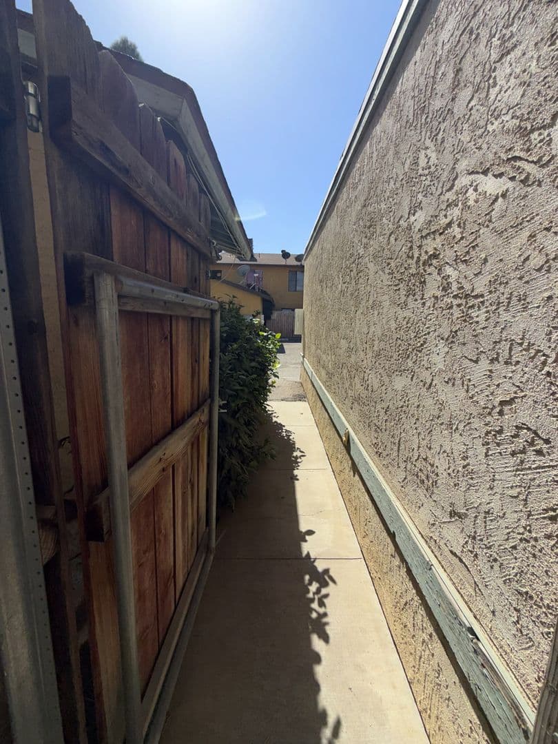 BAKERSFIELD Apartment: 4501 ISLA VERDE ST (A-D)
