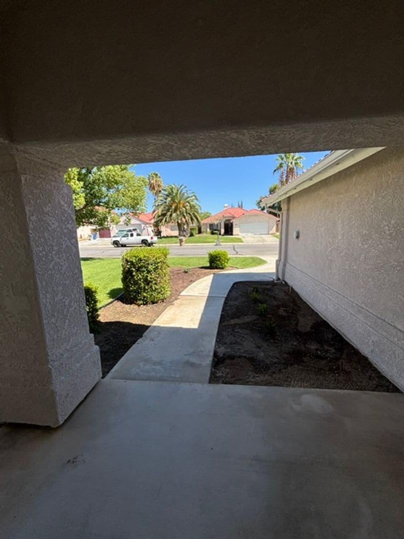 BAKERSFIELD House: 11009 BAHIA CT