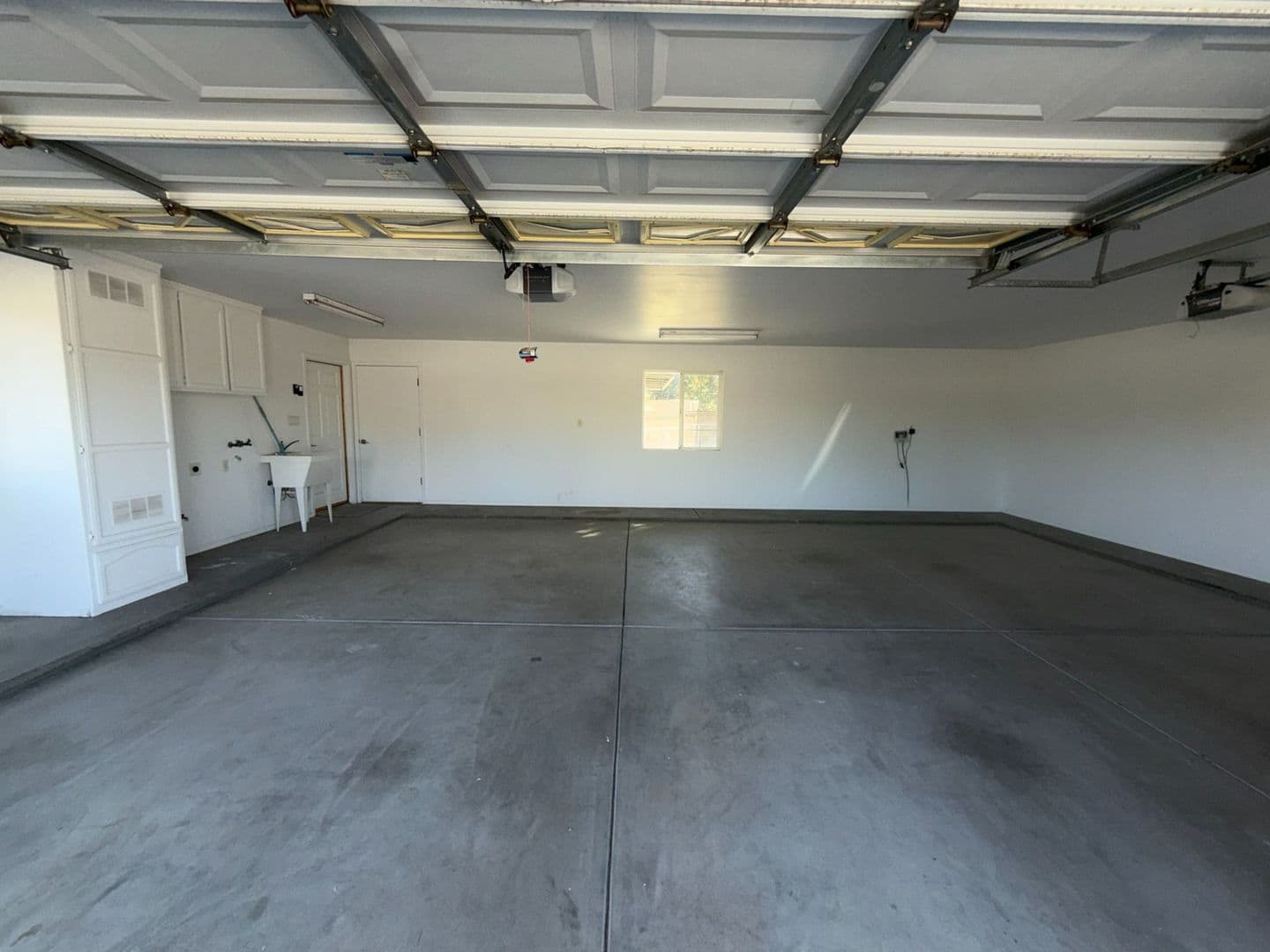BAKERSFIELD House: 1555 KUHIO ST.